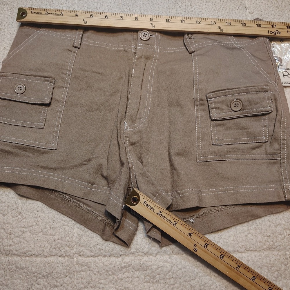 Faded Rose Essentials Utility Cargo Shorts Womens L Tan Contrast Stitch